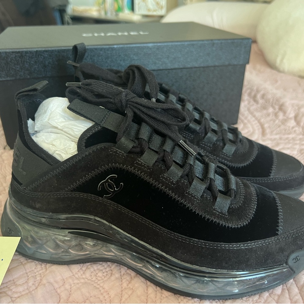 Chanel Sneakers in all black suede